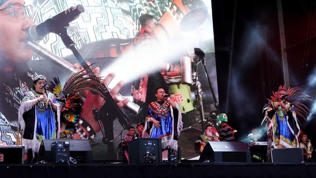 Los Askis en el Gran Salón de la Ciudad de México.