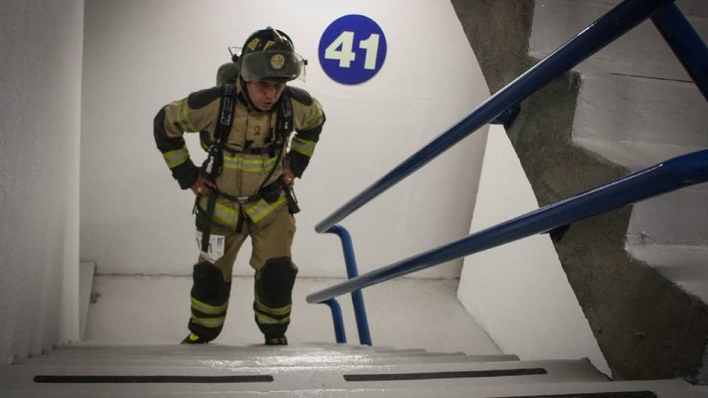 Carrera Vertical de bomberos en CDMX 2023
