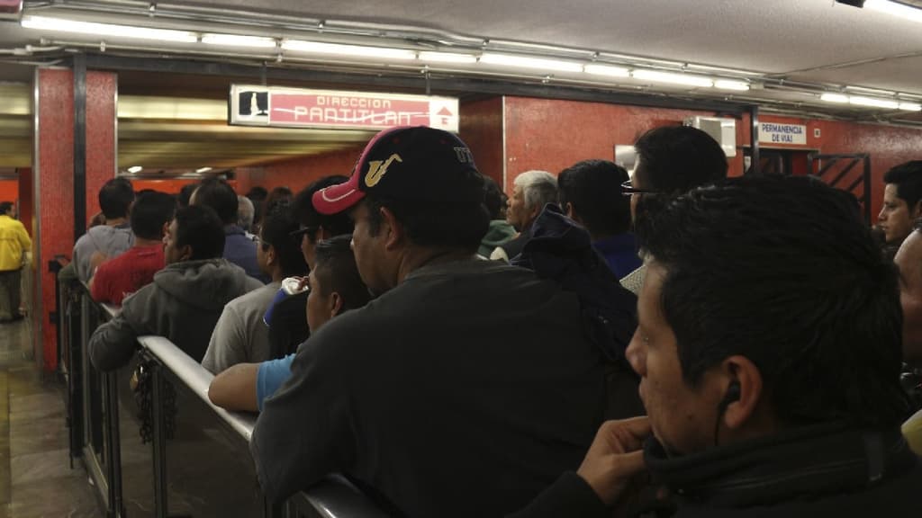 Dosificación de usuarios en estaciones del Metro