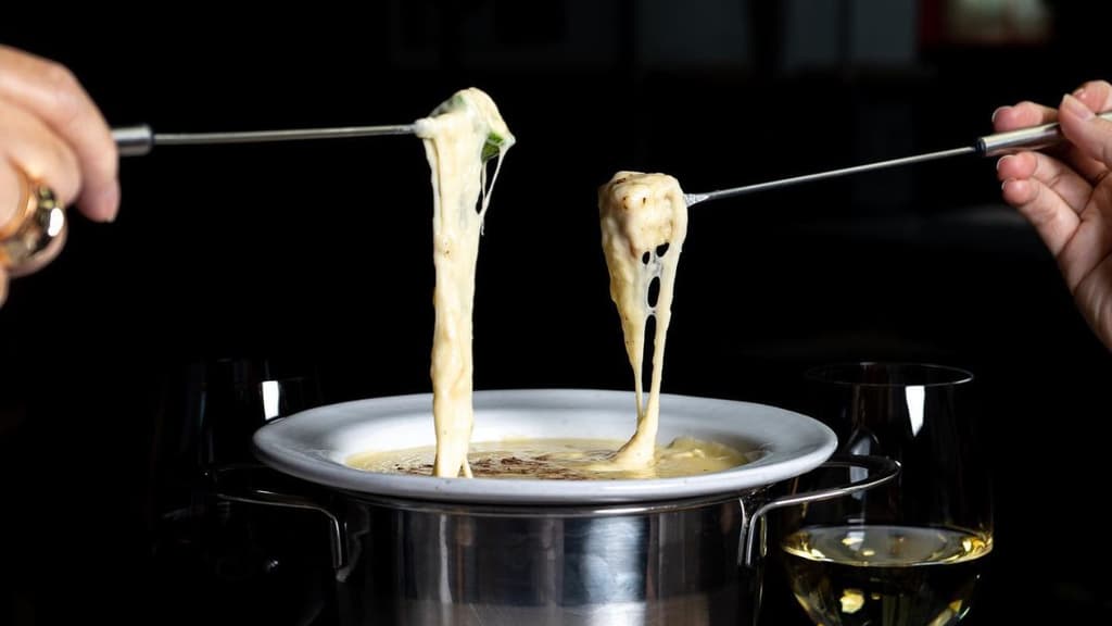 Hkuh restaurante suizo en CDMX.