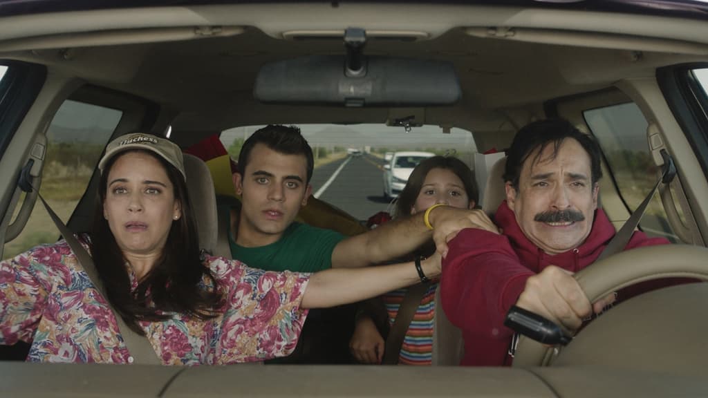 un viaje todo robado ana claudia talancón bruno bichir