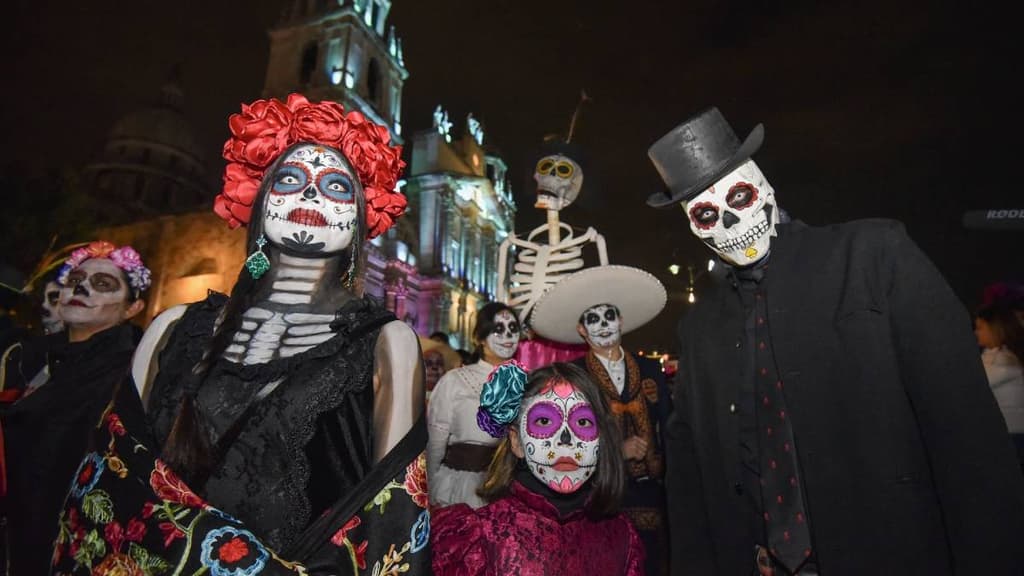 Catrineando, desfile monumental de catrinas 2023