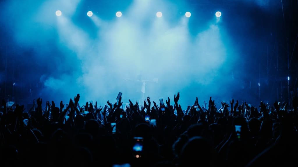 Vive el último concierto de CNCO vía streaming.