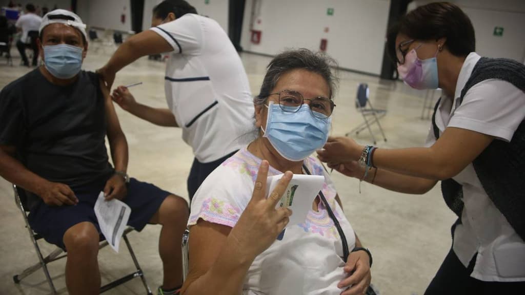 Vacunación contra la influenza y COVID-19 en CDMX