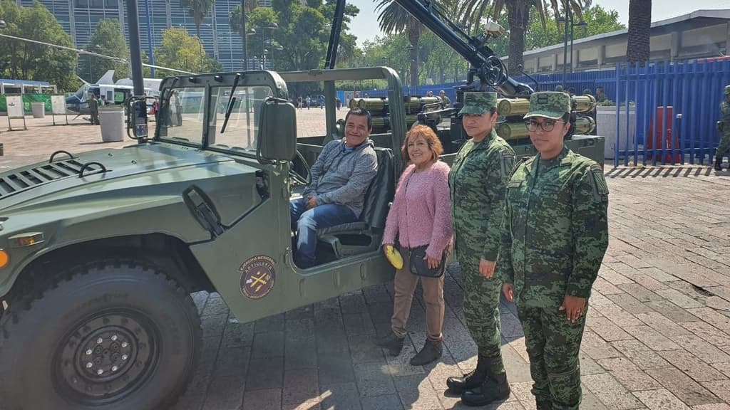 Exposición militar en CDMX