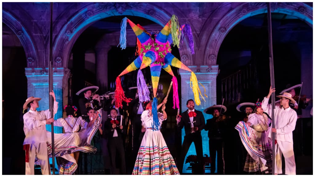 Ballet Folklórico de Amalia Hernández en el Castillo de Chapultepec