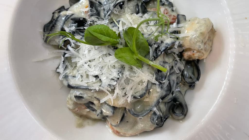 Pasta negra de L'Entregu.