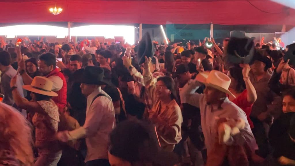 Primer mega baile del Payaso de rodeo en CDMX.