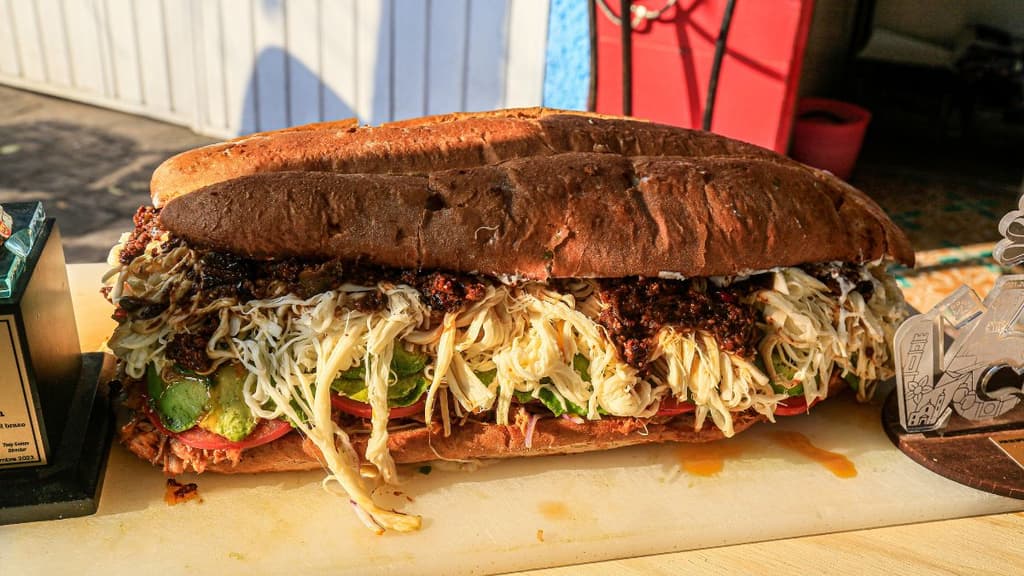 Torta jumbo de 5 kilos de Tortas el Recreo de El Vaquita.