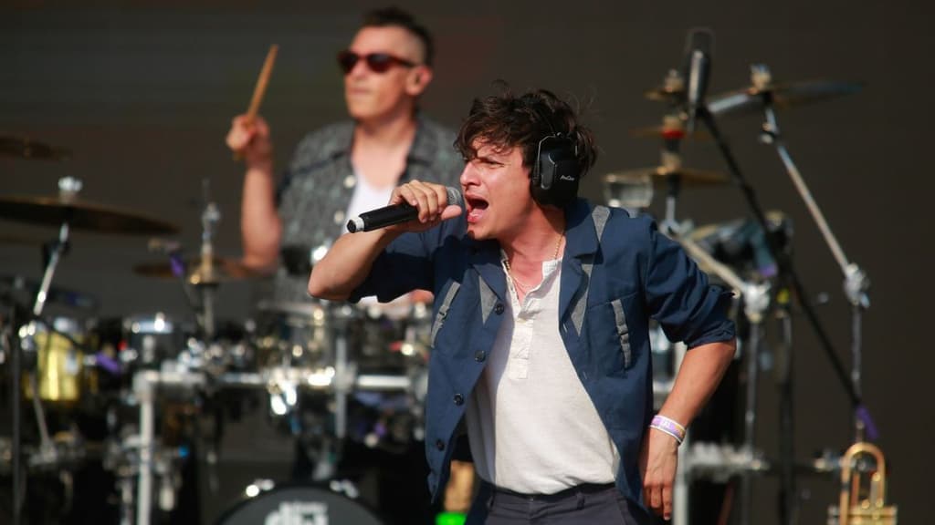 Kinky hace cover disco a El Paso del Gigante.