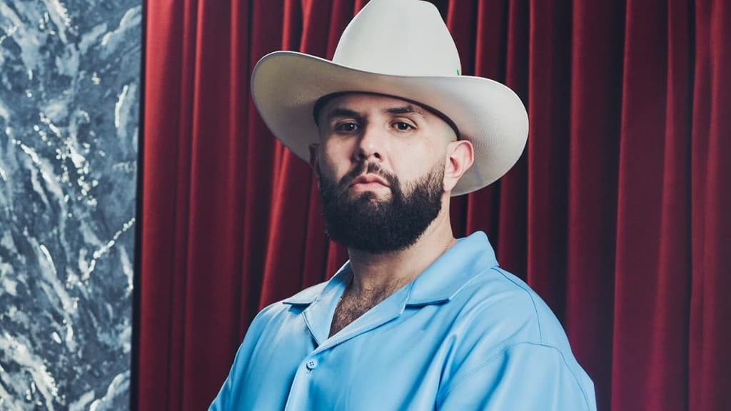 Carin León en el Estadio Azteca.