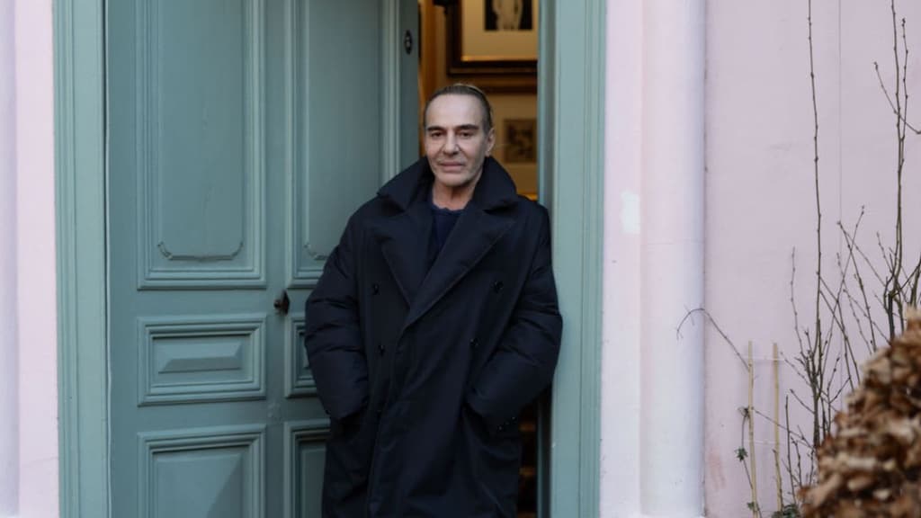 Proyección gratuita de Ascenso y caída - John Galliano.