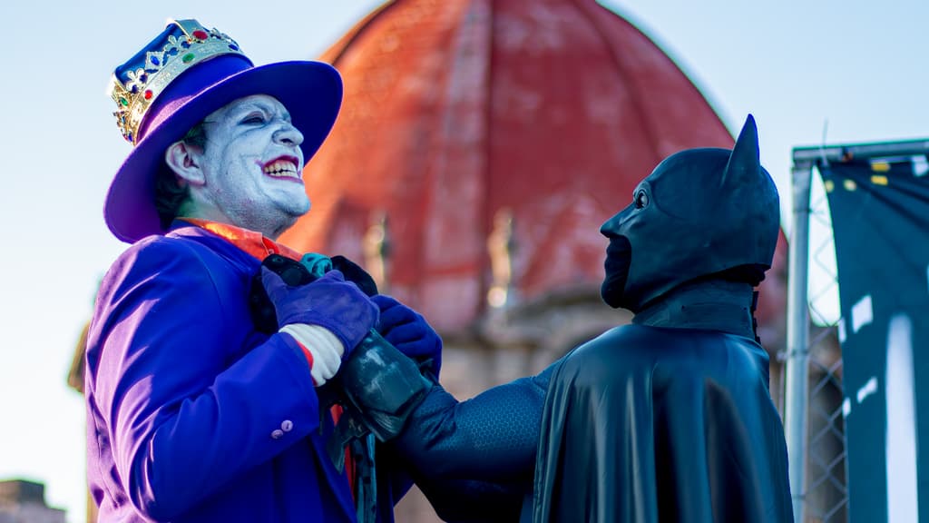 Batmay day en La Extraña Pizza