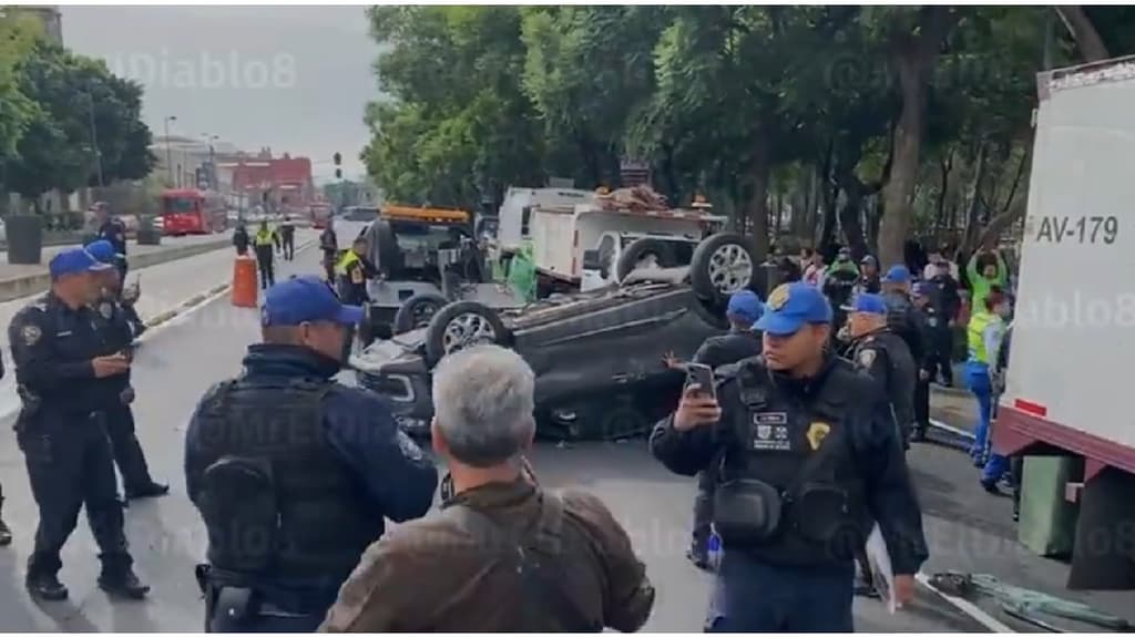 Volcadura de carro en CDMX