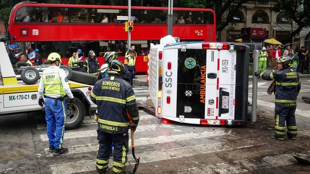 ambulancia accidente reforma volcadura