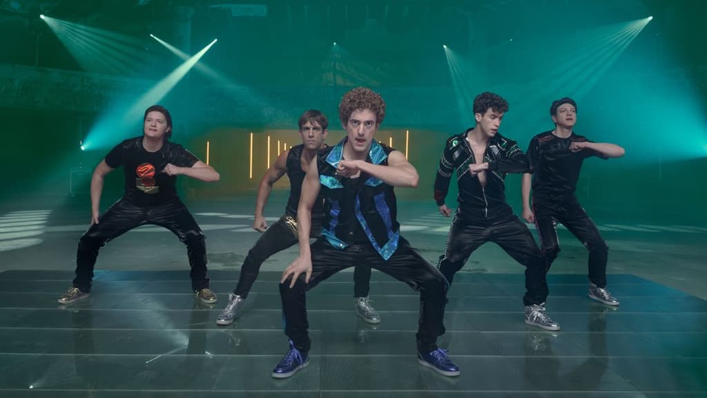 Luis Gerardo Méndez y Karla Souza regresan a los 90 con Technoboys