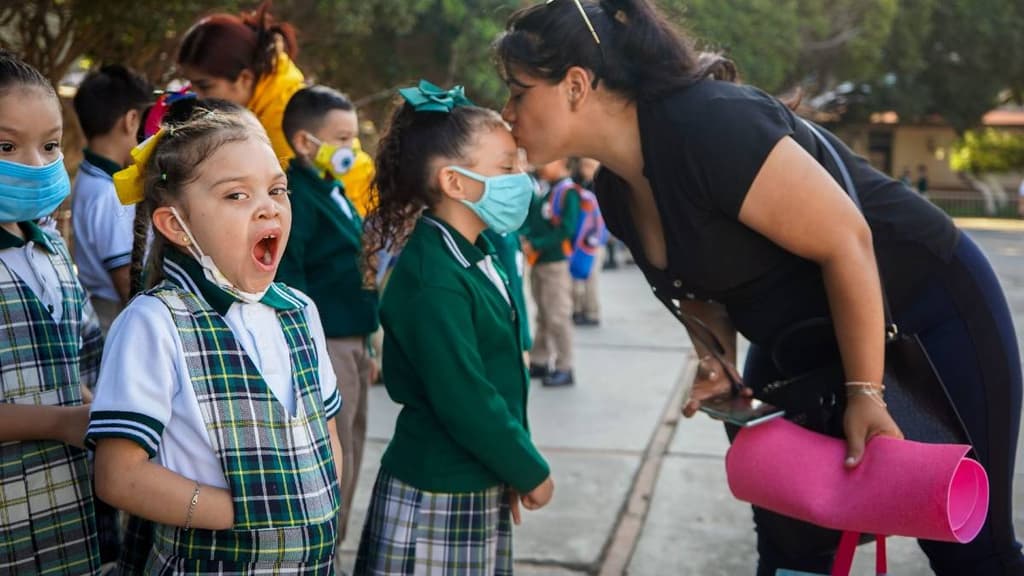 Escuelas de CDMX abrirán los fines de semana