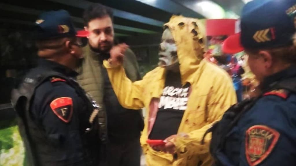 Detienen a zombie en el Metro de CDMX