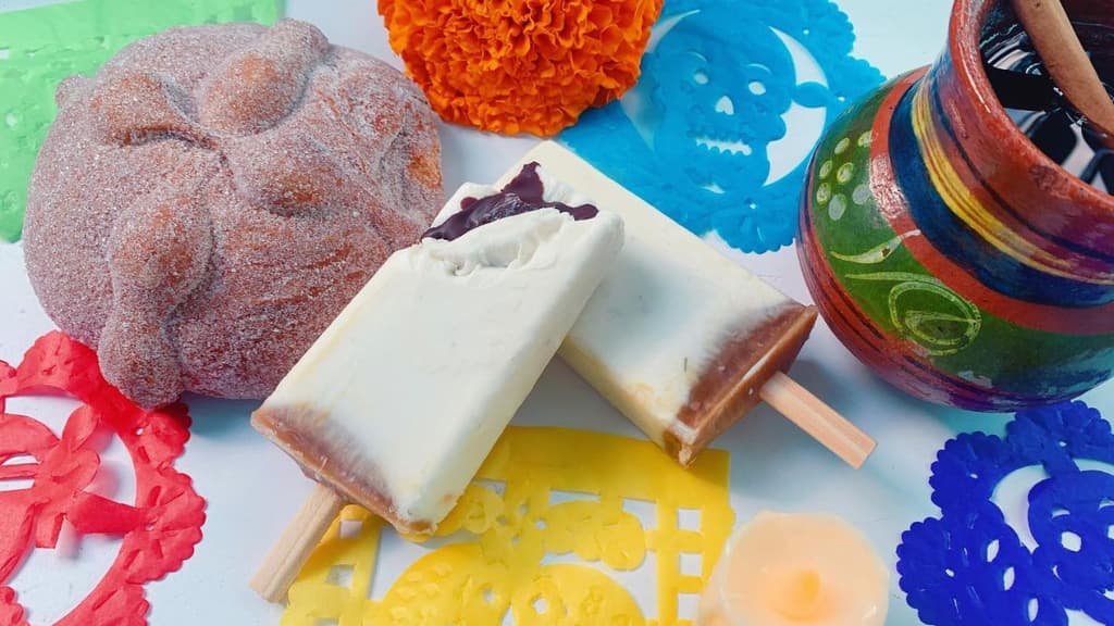 Paleta de pan de muerto de Paletería Maya.