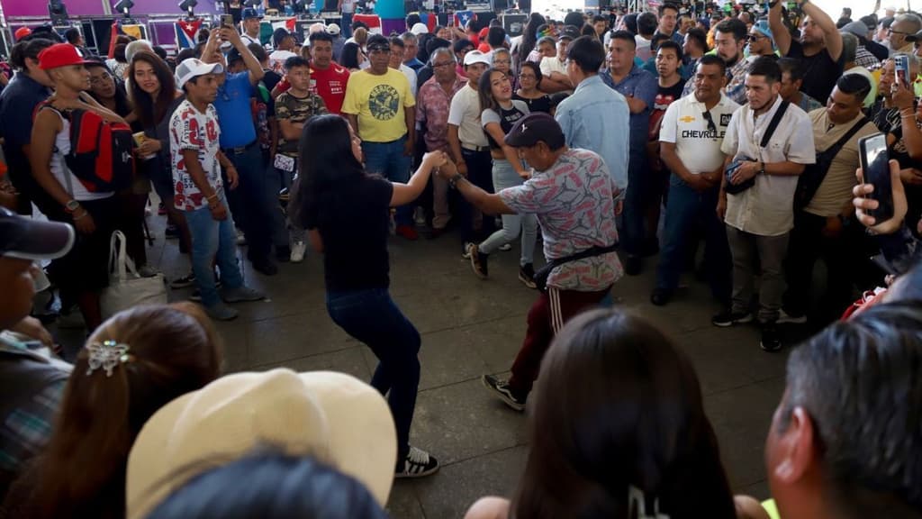 Clases de cumbia sonidera en CDMX.