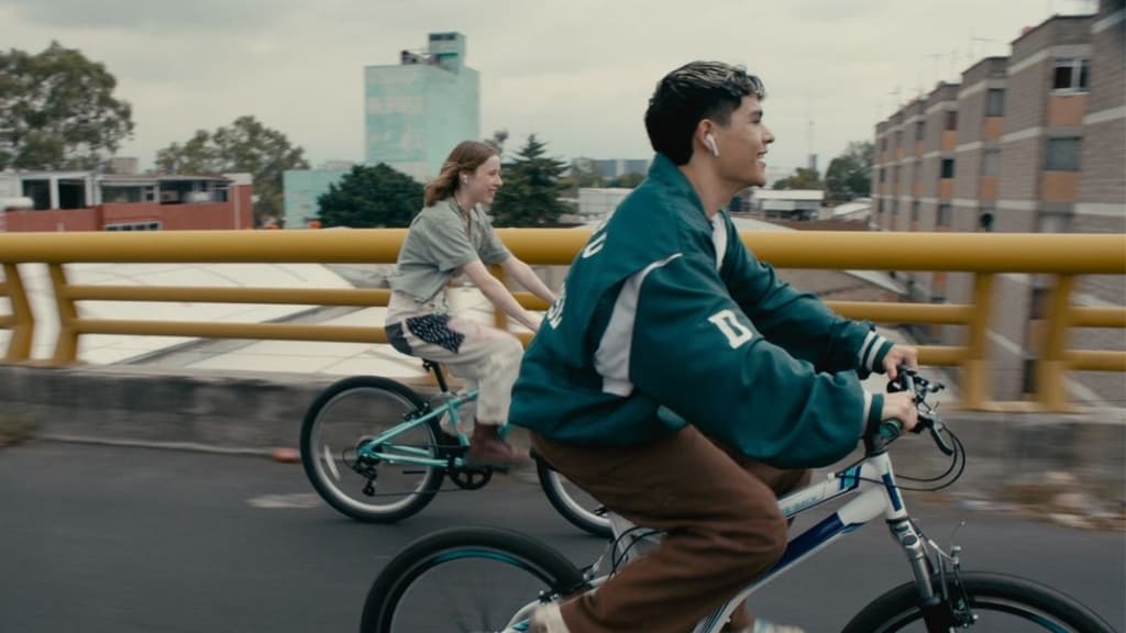 Déjame estar contigo: La película mexicana que te robará el corazón... y te hará llorar poquito