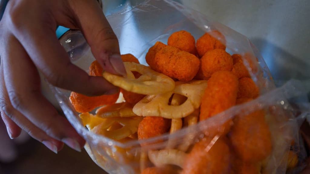 Prohibición de comida chatarra en las escuelas