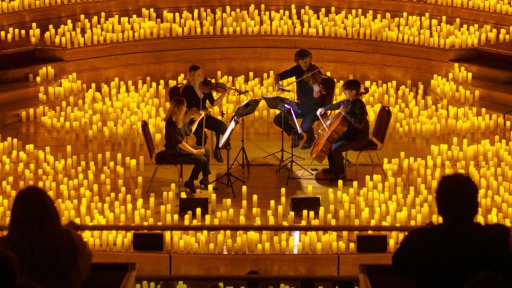Homenaje a Juan Gabriel en El Cantoral: música a la luz de las velas