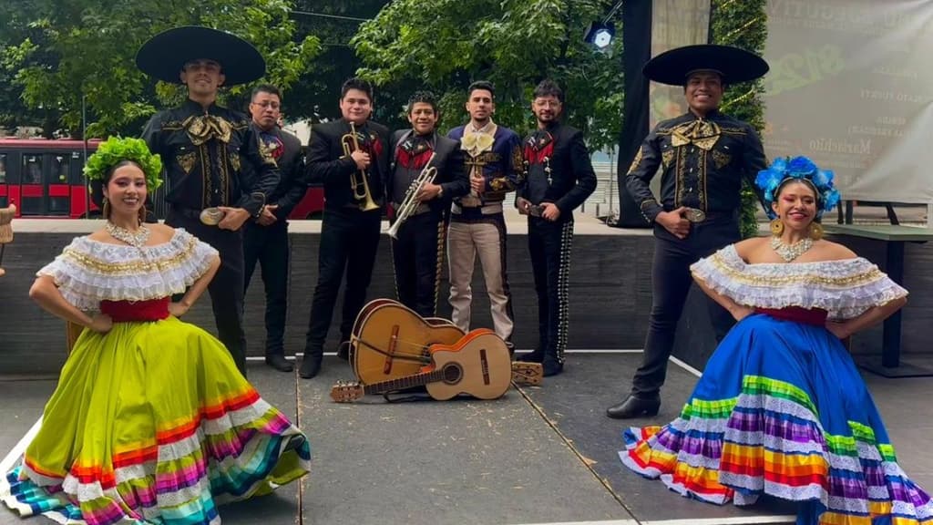 Mariachito Insurgentes, el restaurante con música en vivo del mariachi de Juan Gabriel.