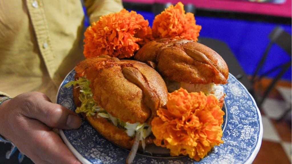 Vive el Día de Muertos con gastronomía tradicional a un súper precio.