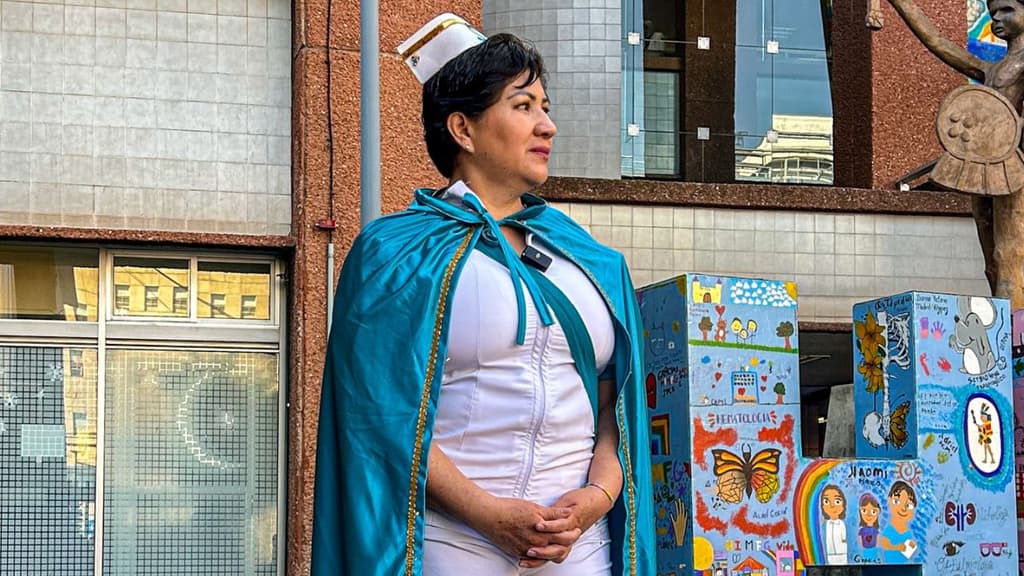 La Superenfermera ayuda a que las donaciones lleguen a las personas correctas.