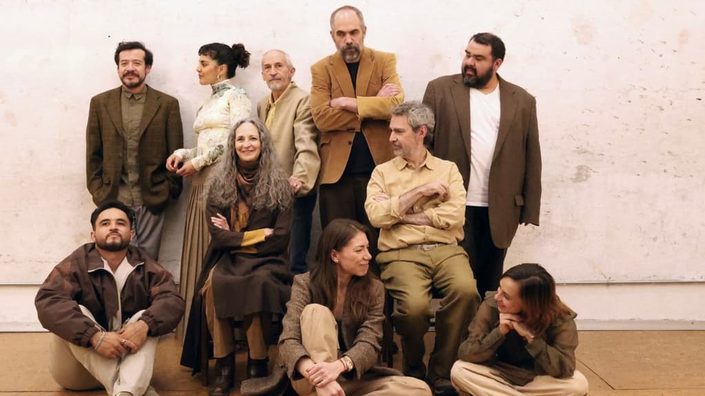 Mr. Gwyn en el Teatro Helénico: una experiencia sensorial sobre cuerpo, luz y palabra