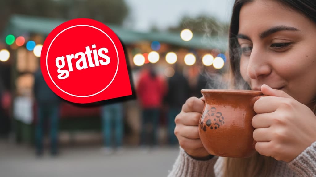 Chica tomando café en el festival