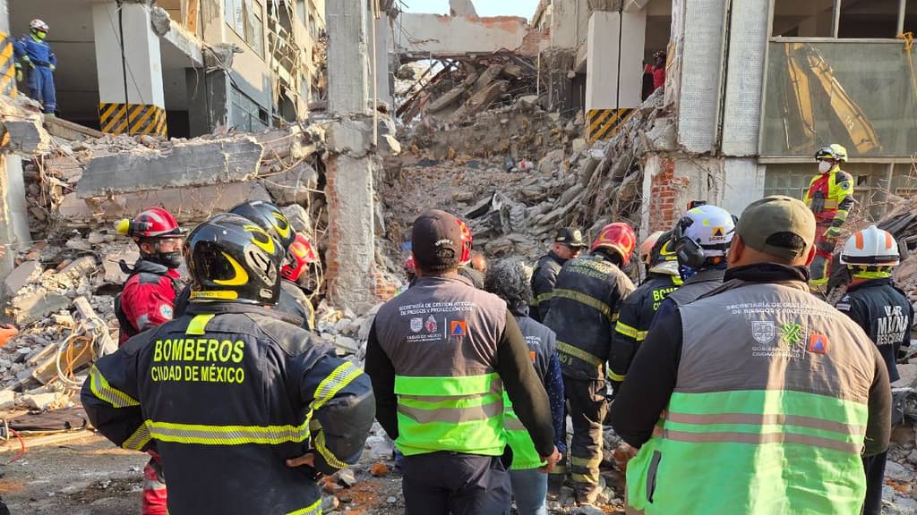 Edificio colapsado en Sabn Anbtonio Abad Muertos