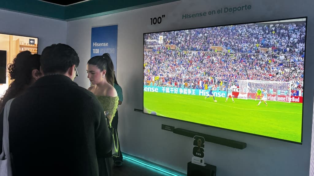 Estas son las pantallas y proyectores que quieren convertir tu sala en un estadio