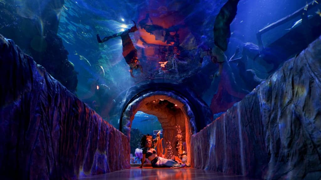 Presentación submarina de sirenas en el Acuario Inbursa con temática de K-pop | Foto: IA Gemini