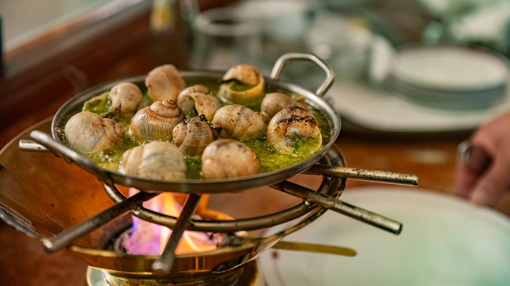au pied de cochon escargots