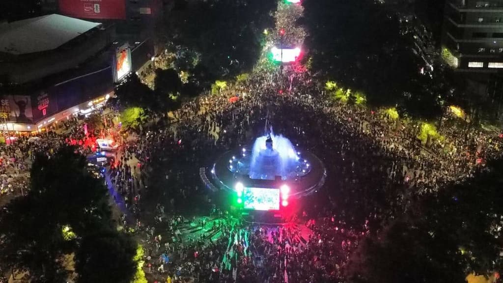 Mueren tres personas en Paseo de la Reforma durante festejos tras el partido de México
