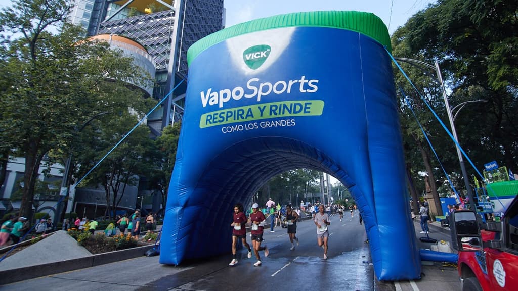 VapoSports recordó respirar mejor a más de 30 mil corredores del XLIII Maratón de la Ciudad de México Telcel 2026