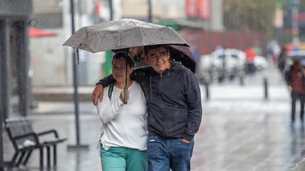 ¡Prepara el paraguas! Prevén lluvias fuertes en CDMX y Edomex mientras huracán Simón se intensifica