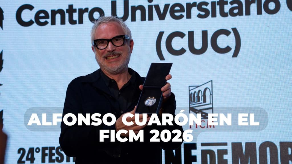 Alfonso Cuarón recibe la Medalla Filmoteca UNAM en el FICM 2026.