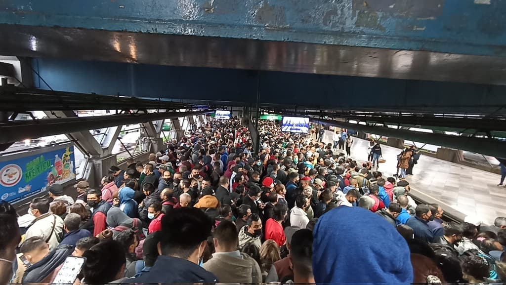 lunes de retrasos en el Metro