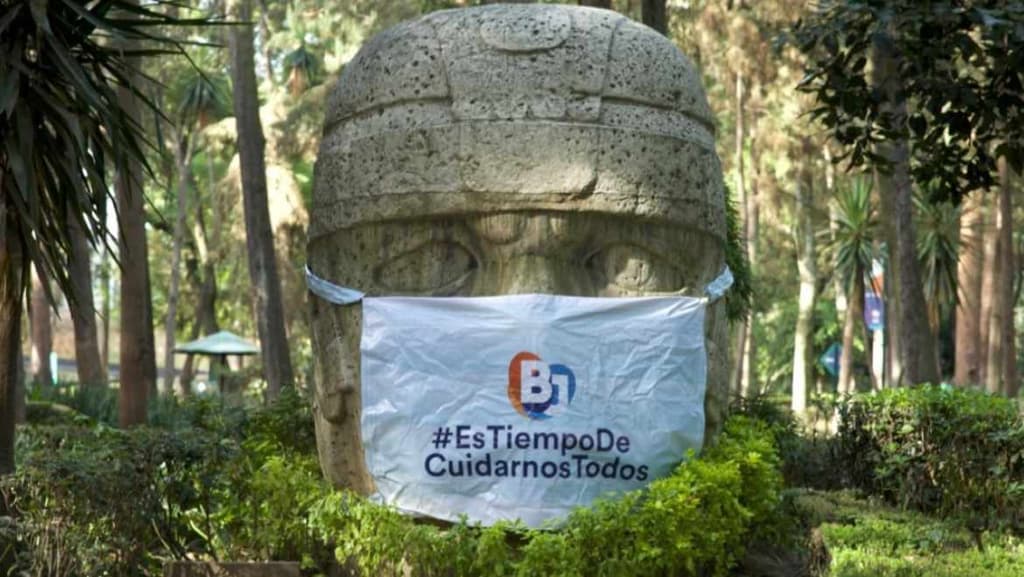 esculturas con cubrebocas de la Benito Juárez