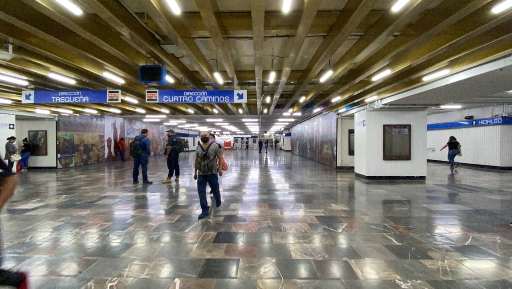 Retiro de ambulantes en el Metro