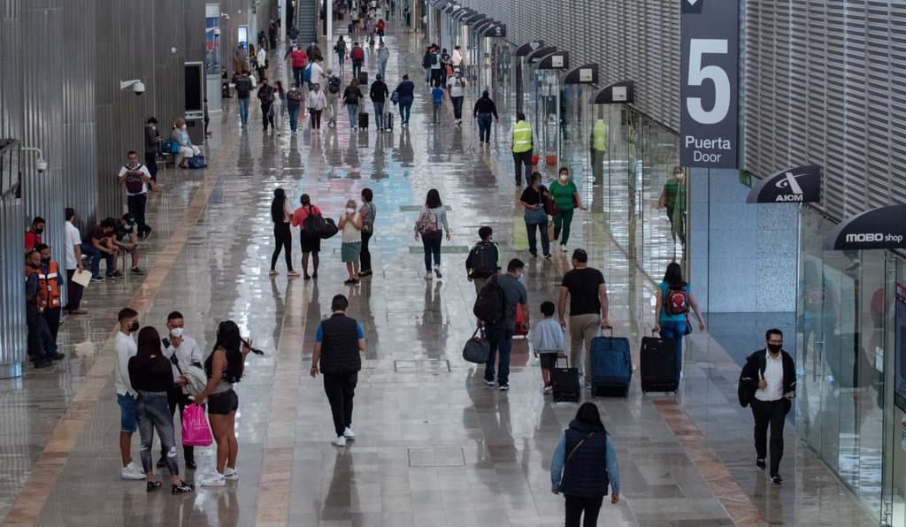 migrante varado en el aeropuerto de cdmx