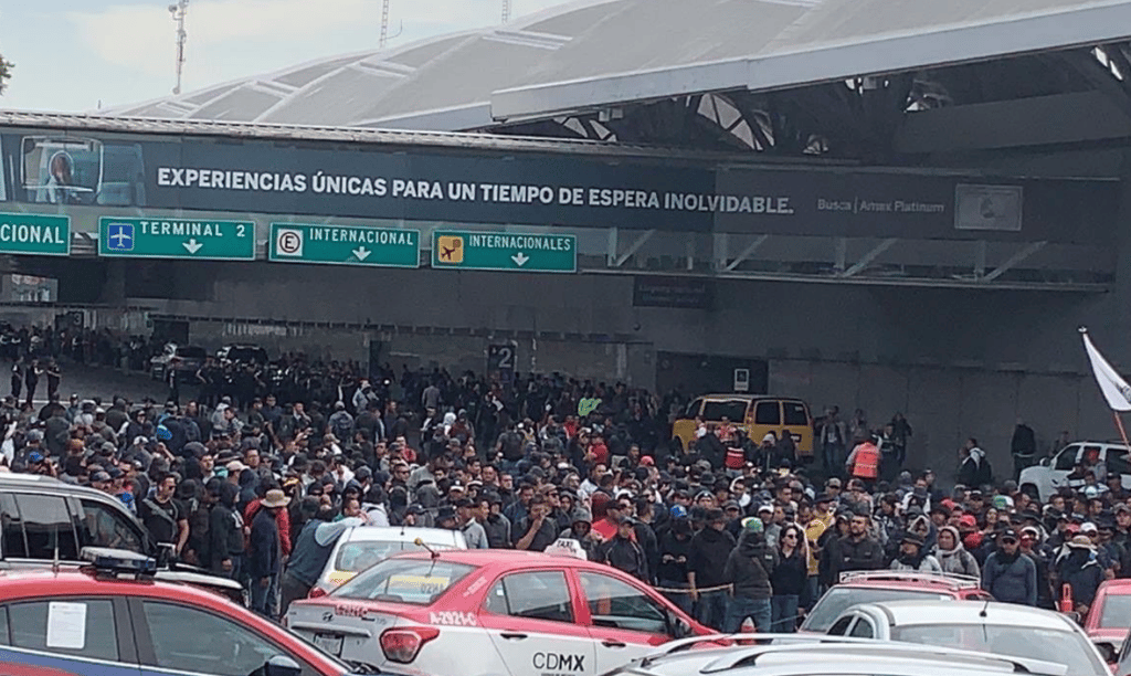 Federales protestan en la Terminal 1