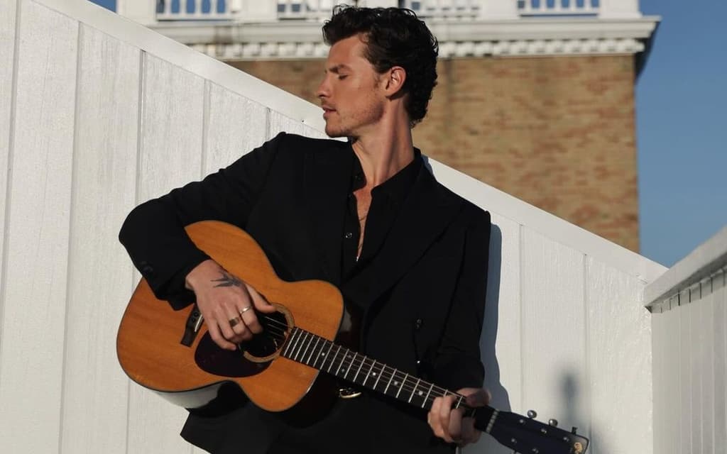 Shawn Mendes Portada Friends and Family