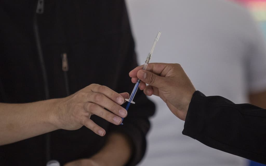 vacuna contra covid a adolescentes