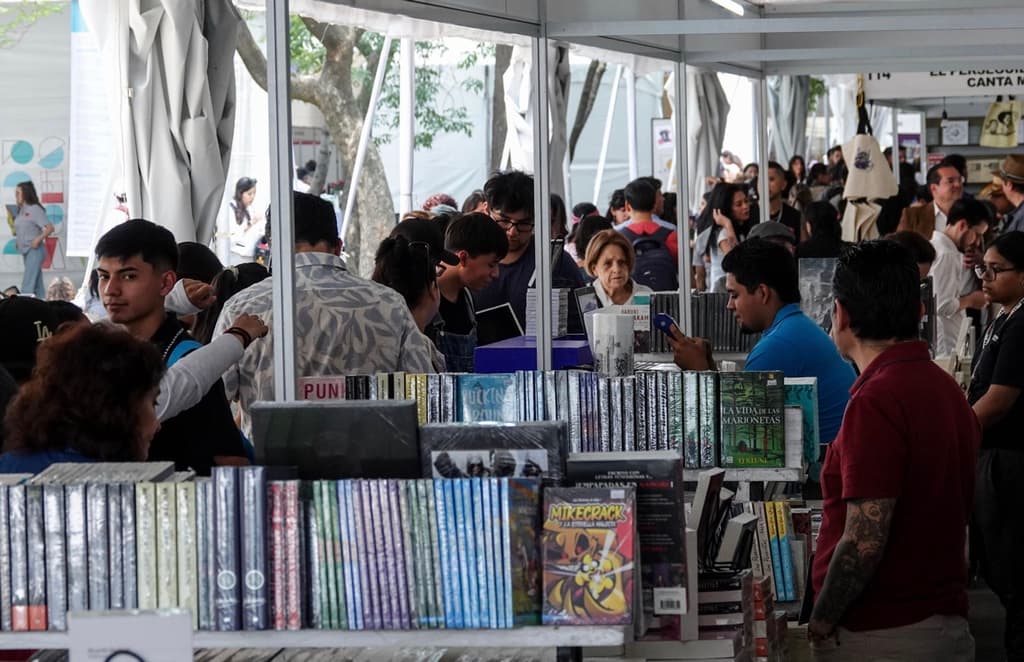 Fiesta del Libro y la Rosa 2026: actividades gratis, autores invitados y más en la UNAM | Foto: Cuartoscuro 