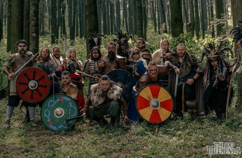 Guerreros participan en una batalla durante el Viking Fest en La Marquesa. | Foto: Mundo Medieval