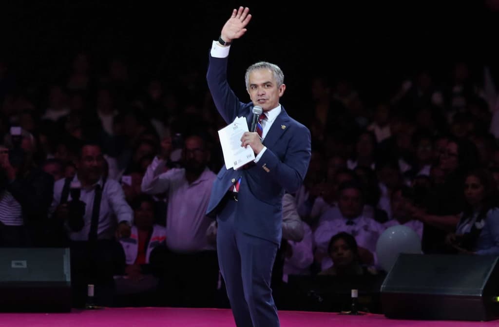 Miguel Ángel Mancera le puso fecha a su salida